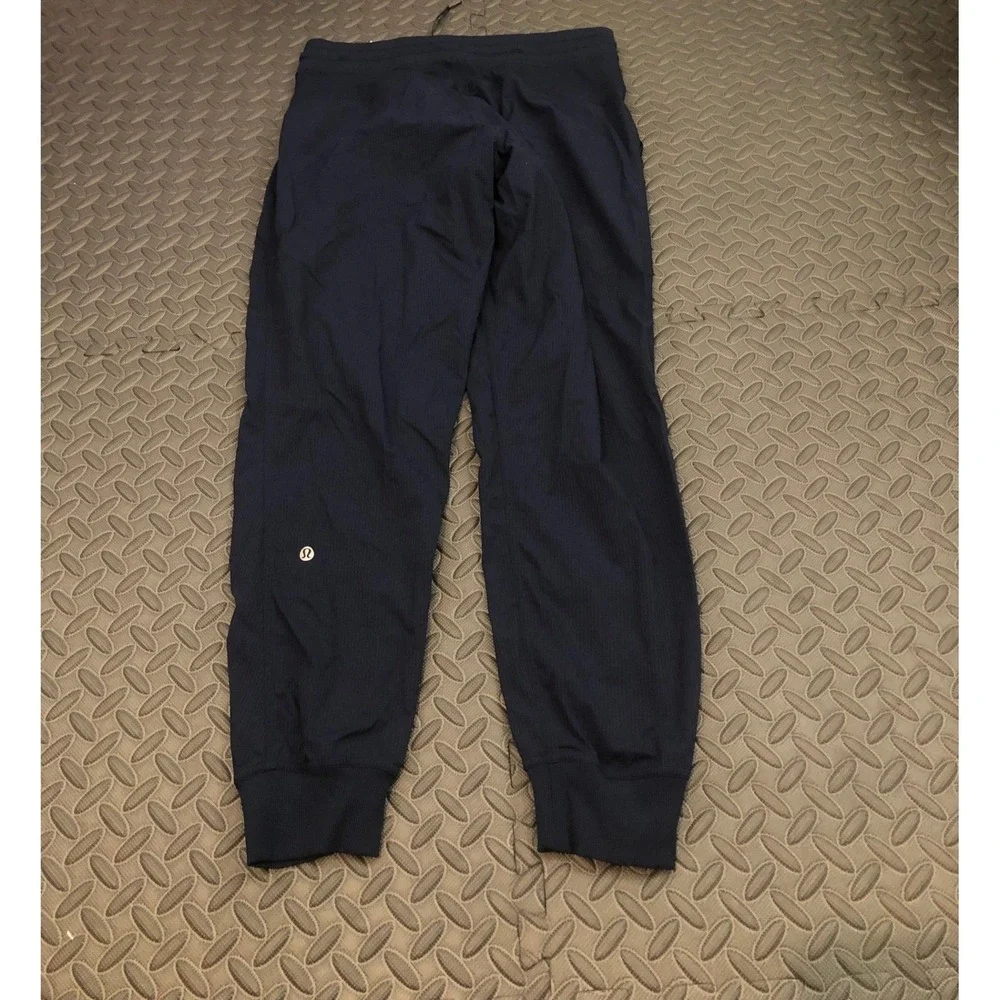 lululemon athletica good size
